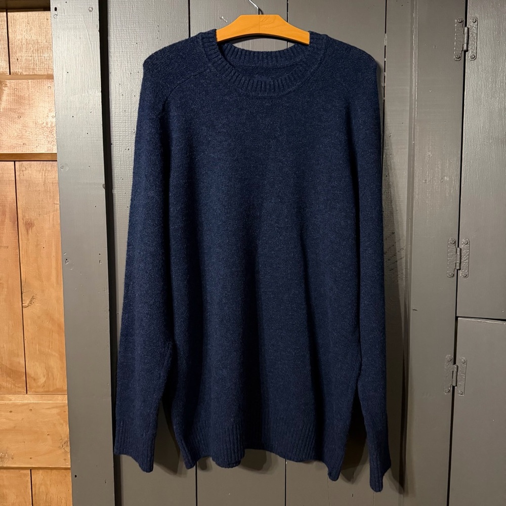 GAP Crewneck Sweater! Like NEW!